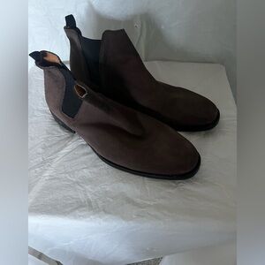 Aldo’s men brown suede like Chelsea pull on ankle booties size 10M